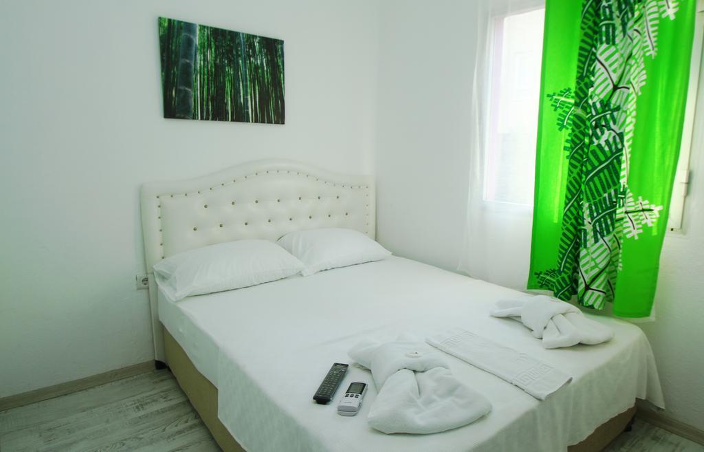Fullmoon Rooms Cesme Çeşme Extérieur photo