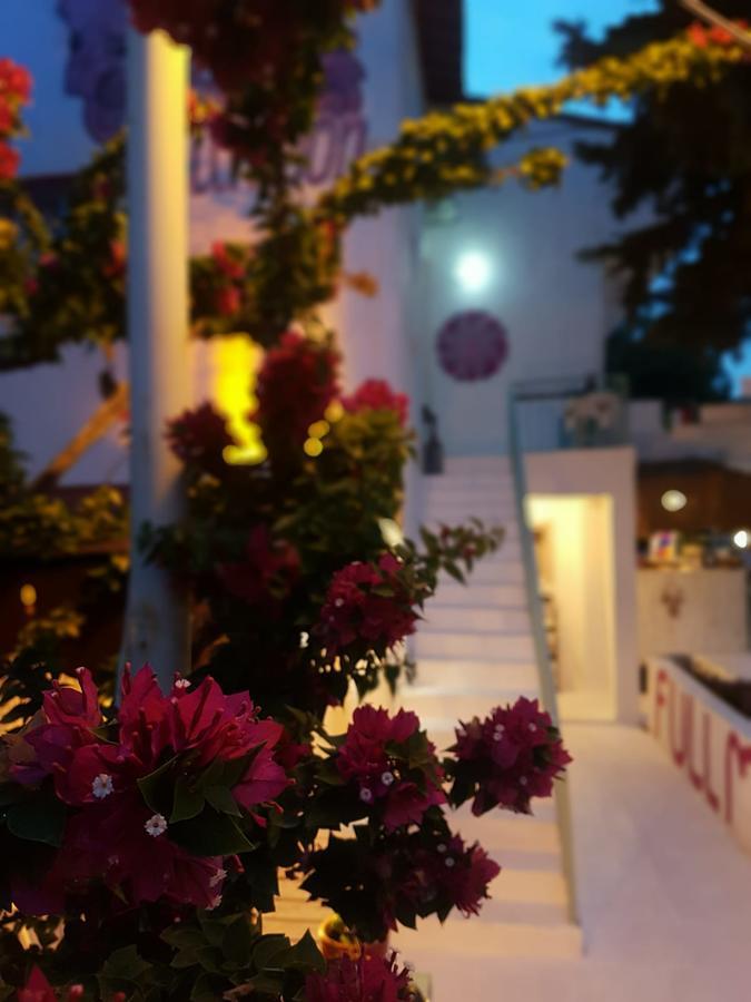 Fullmoon Rooms Cesme Çeşme Extérieur photo